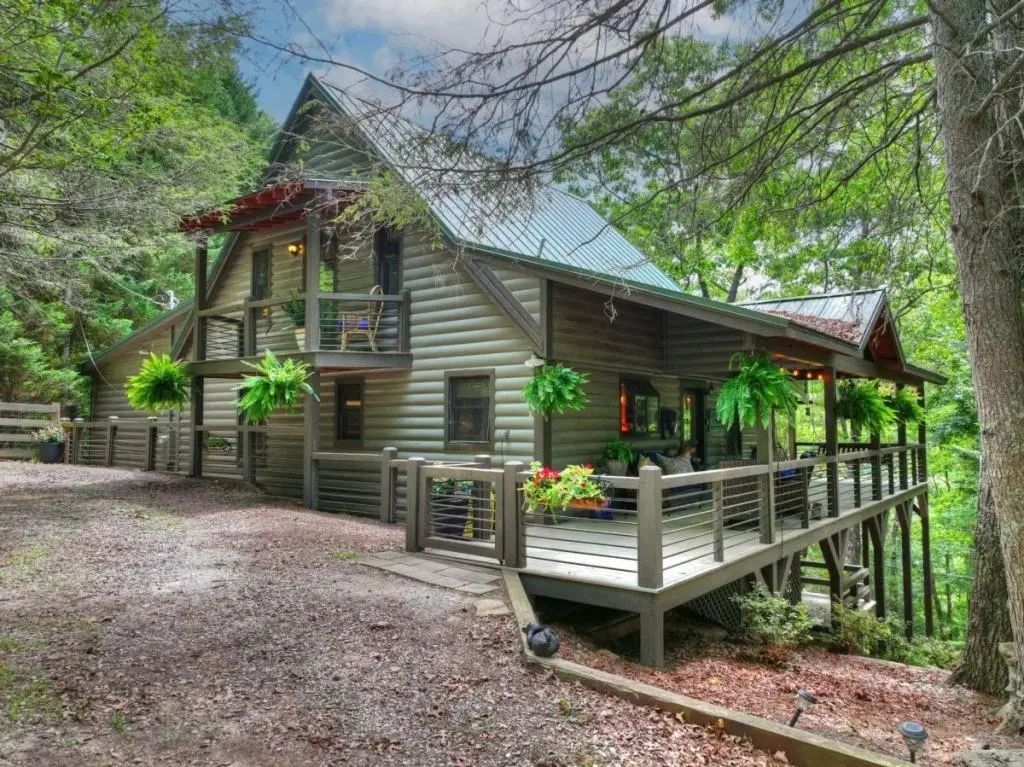 246 Uphill Road, Blue Ridge