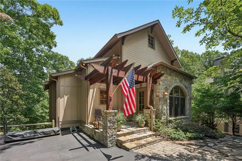 63 Choctaw Ridge, Big Canoe