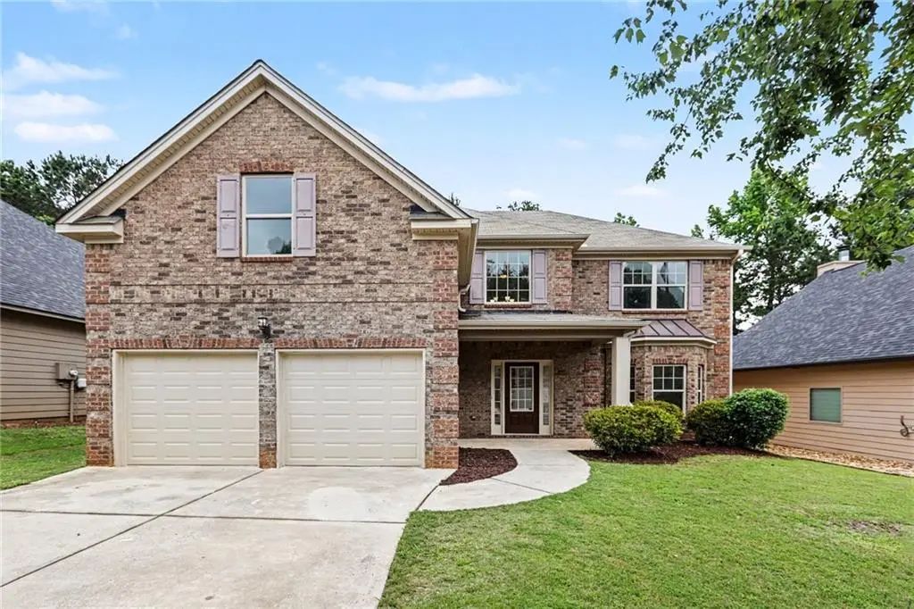 7985 Snapwell Drive, Fairburn