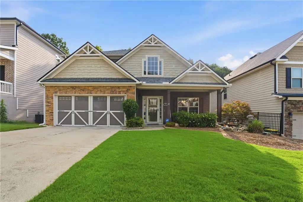 423 Crestmont Lane, Canton