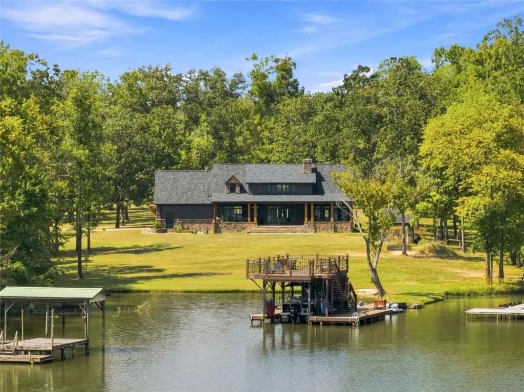 670 Rocky Ford Point Rd, Cedar Bluff
