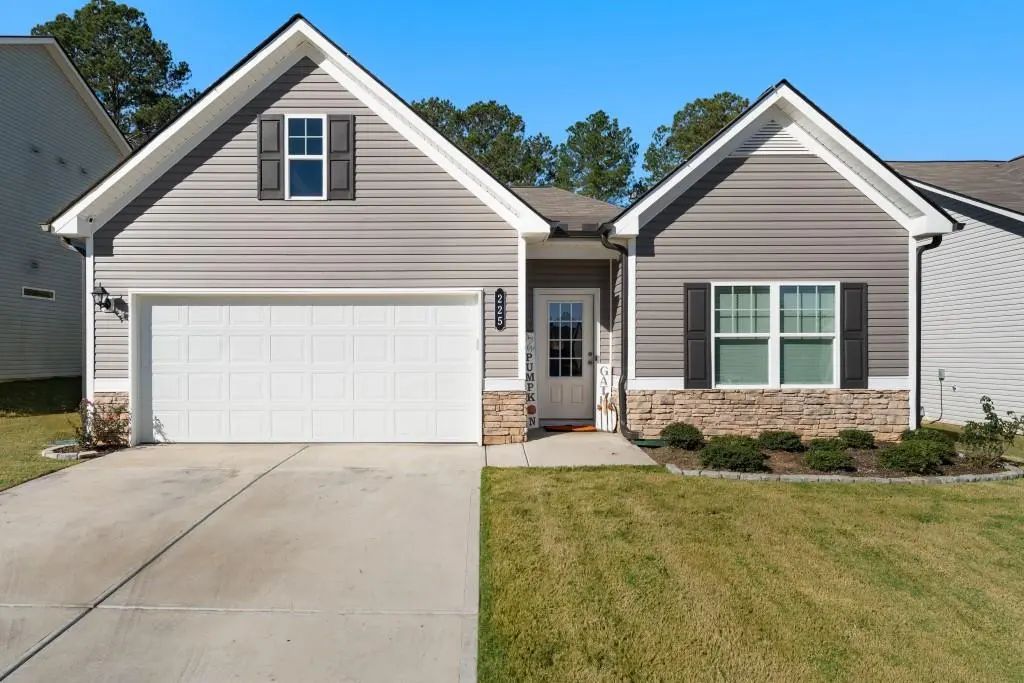 225 Sycamore Drive, Calhoun