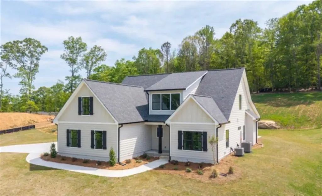 165 West Lake Boulevard, Carrollton