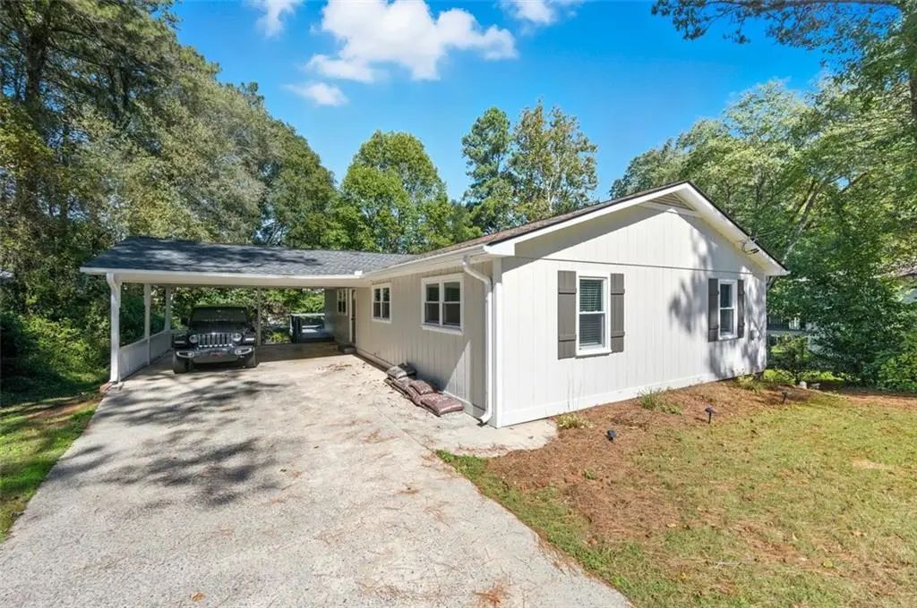 2011 Shadowwood Drive, Marietta