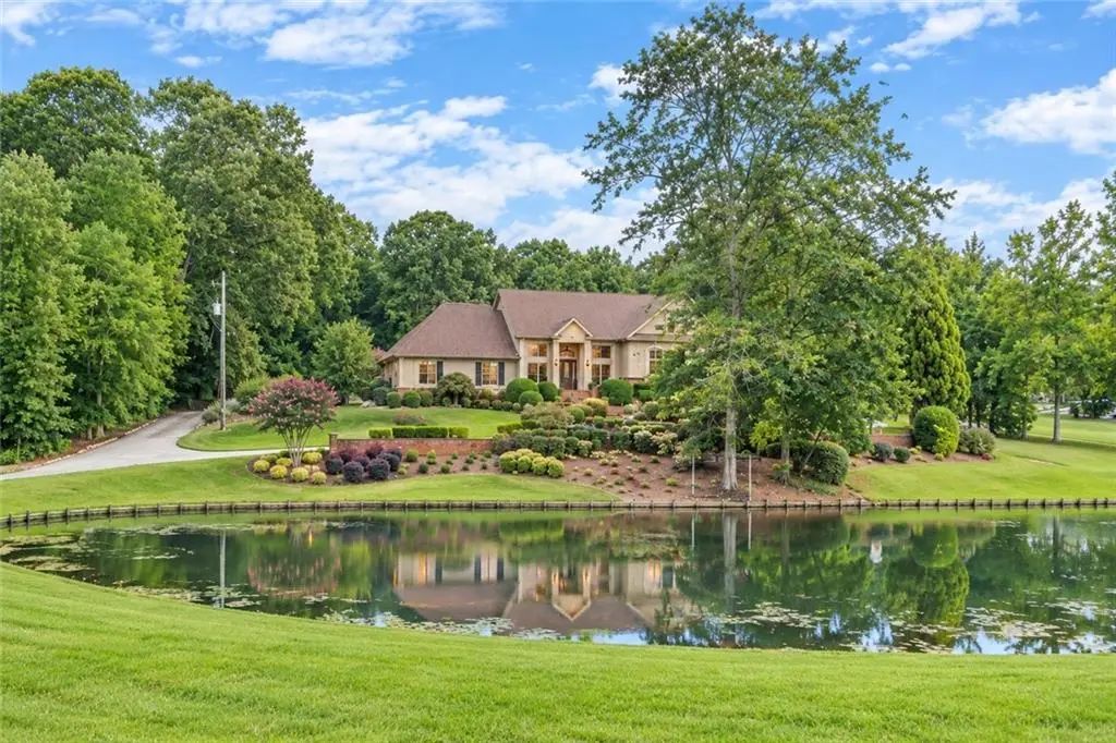 1601 Broadnax Mill Road, Loganville