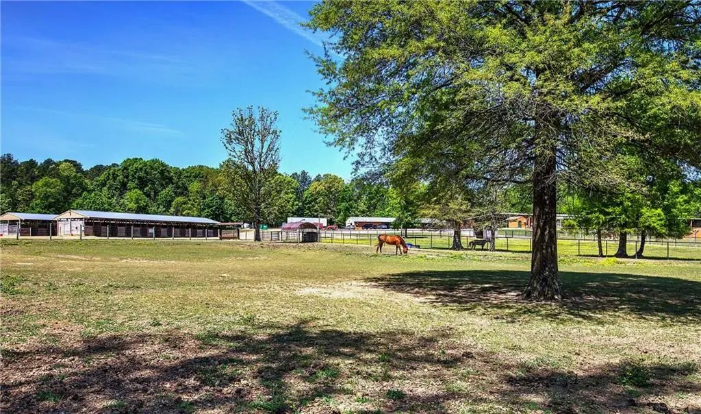 486 County Line Road, Resaca