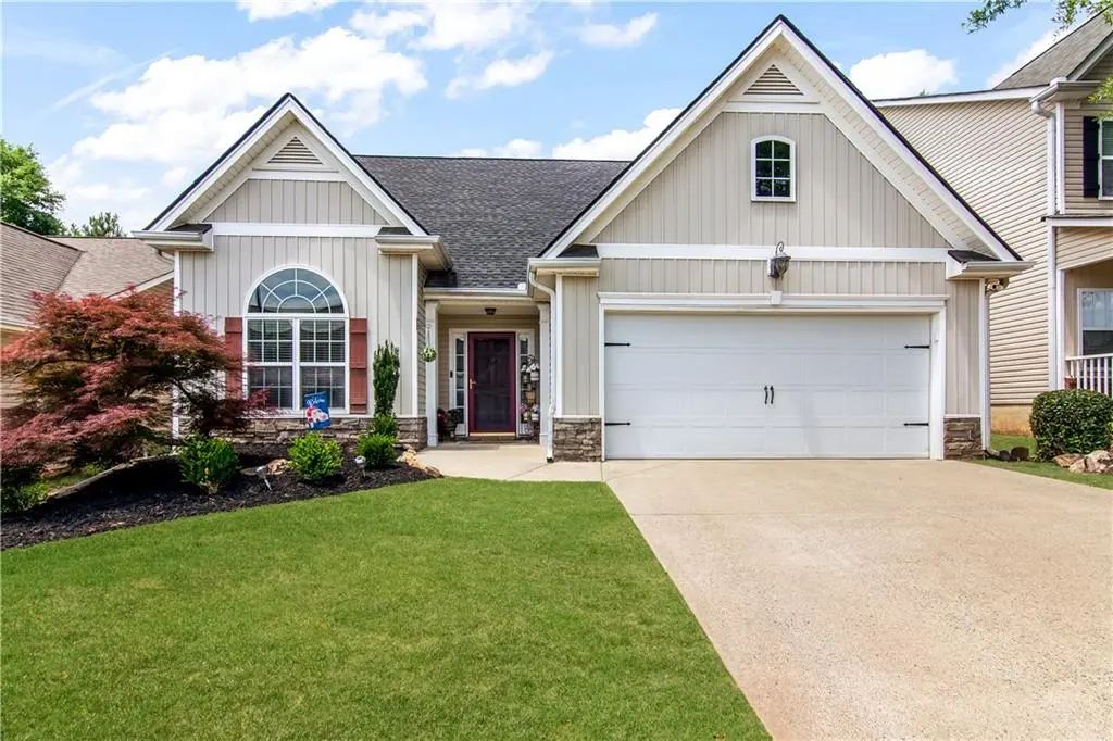 129 Village Drive, Canton
