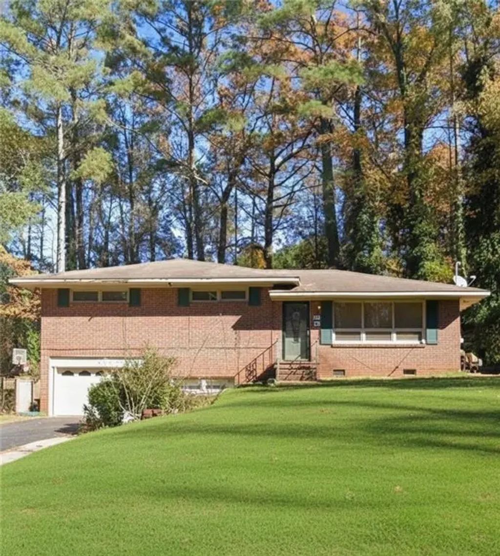 1204 Club House Road, Columbus