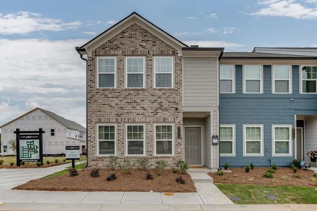 5508 Warwick Pass Street, Douglasville