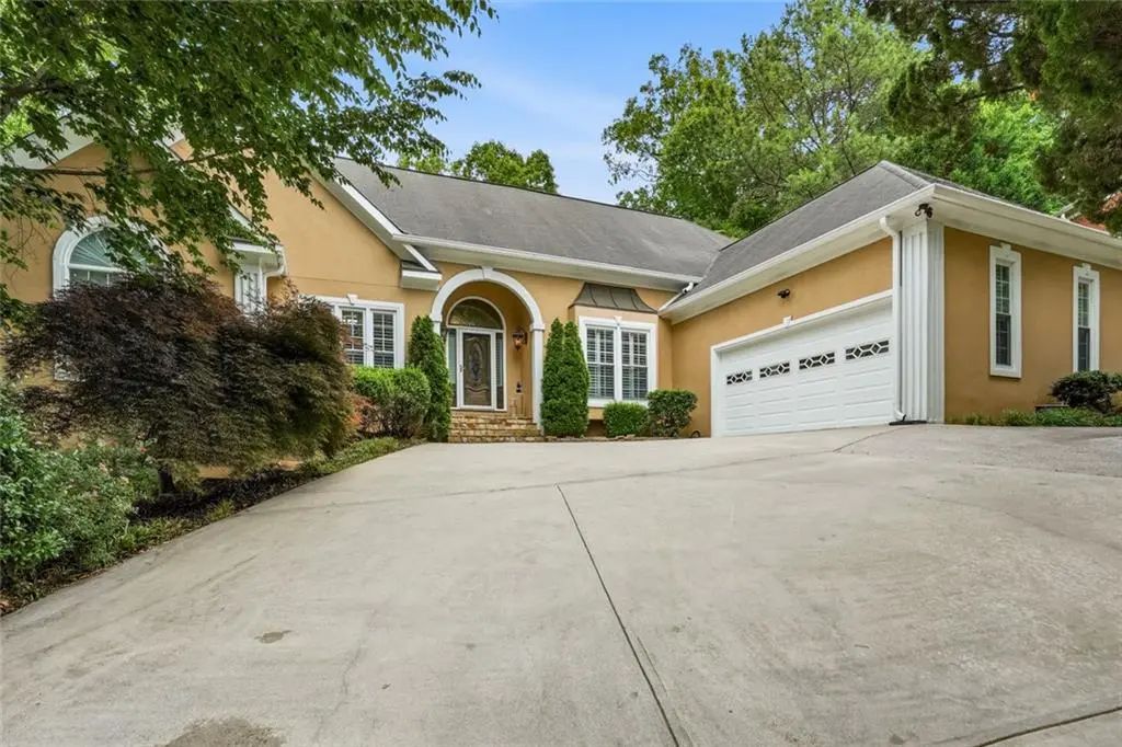1964 Fields Pond Drive, Marietta