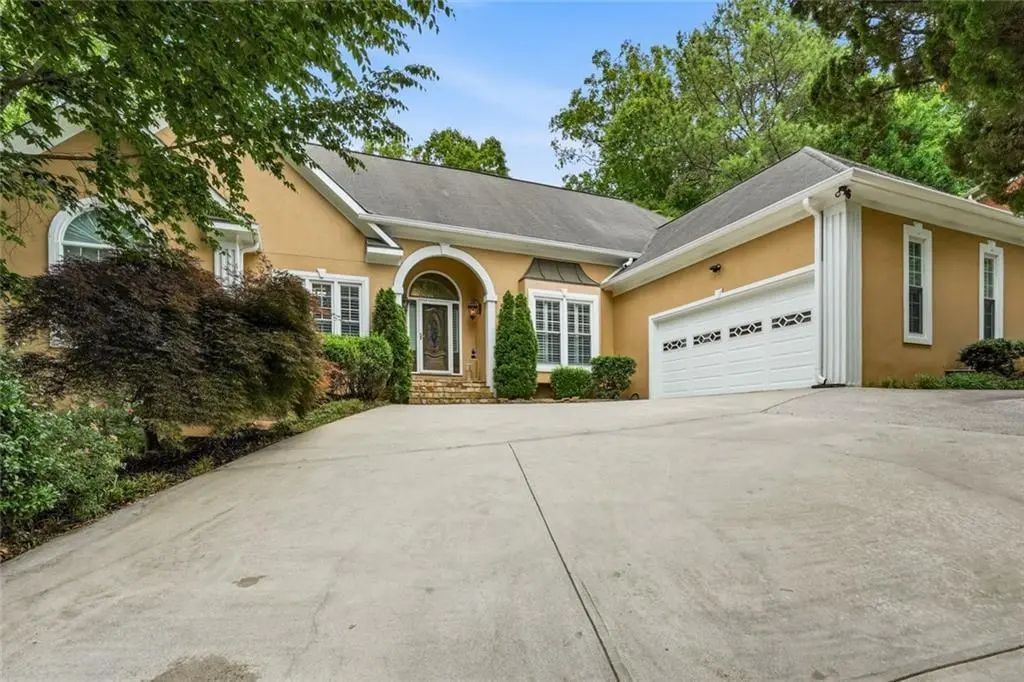 1964 Fields Pond Drive, Marietta