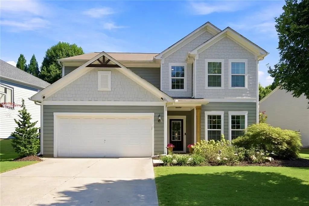 696 Lorimore Pass, Canton