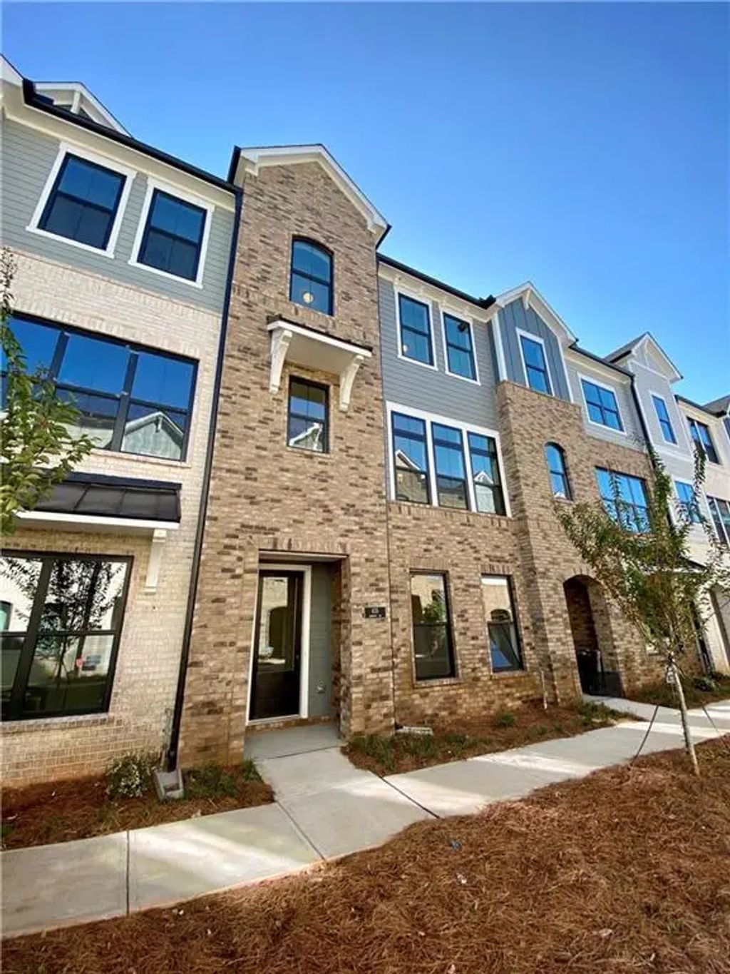 435 Ashbury Drive, Alpharetta