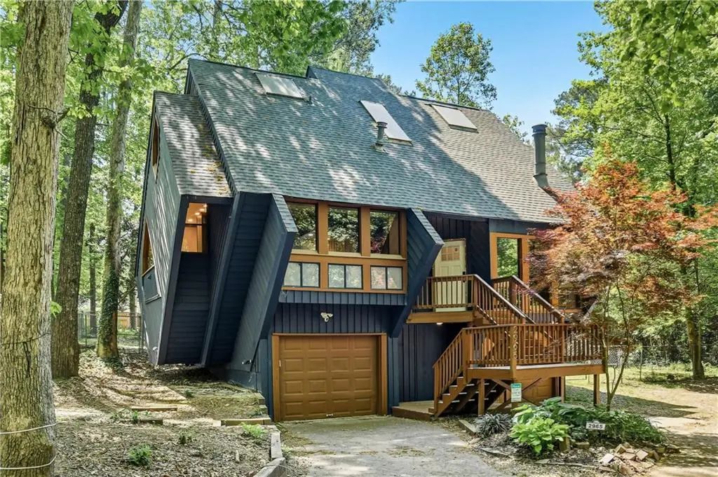 2965 Pond View Court, Marietta