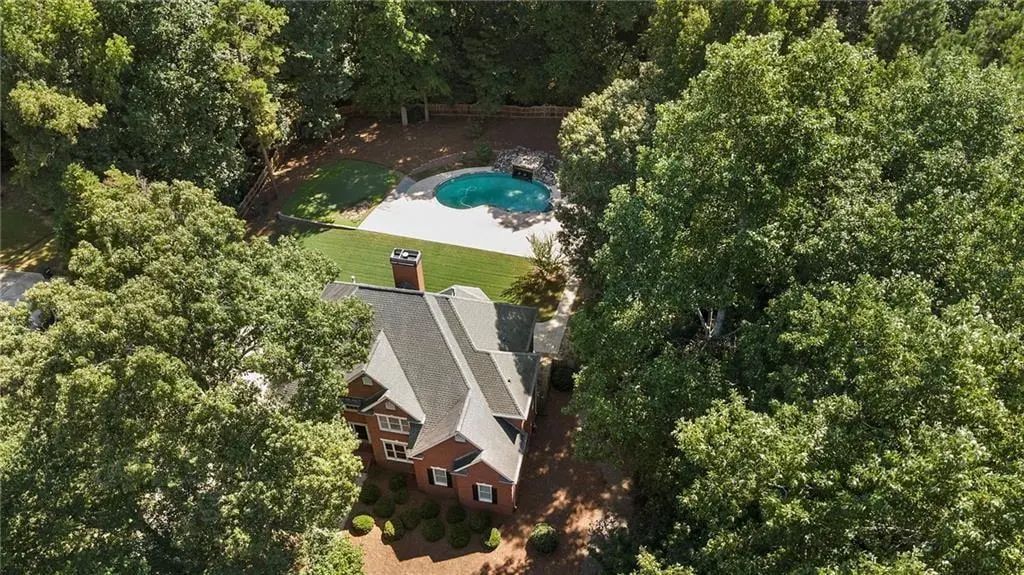 405 Island Cove Drive, Newnan
