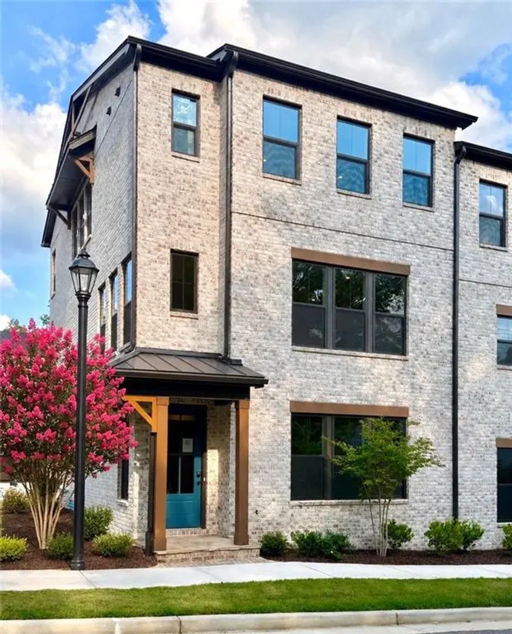 110 Bridgecrest Road, Roswell