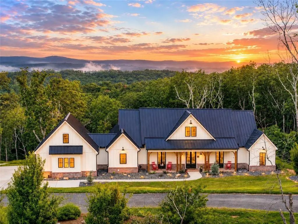 624 High Summit Drive, Talking Rock