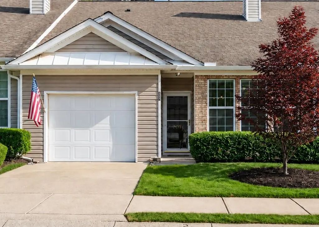 248 Riverstone Place, Canton