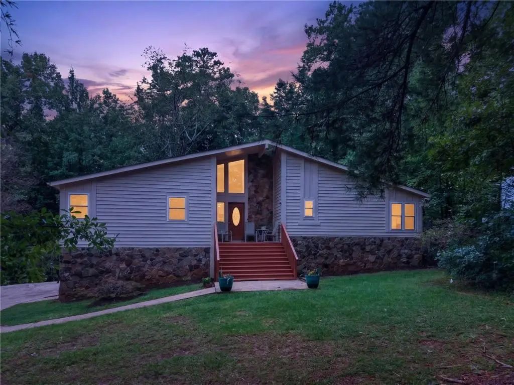 6715 Live Oak Lane, Douglasville