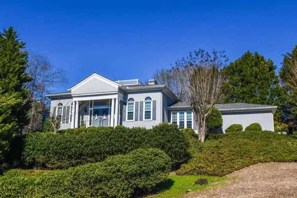 2901 Club Place, Gainesville