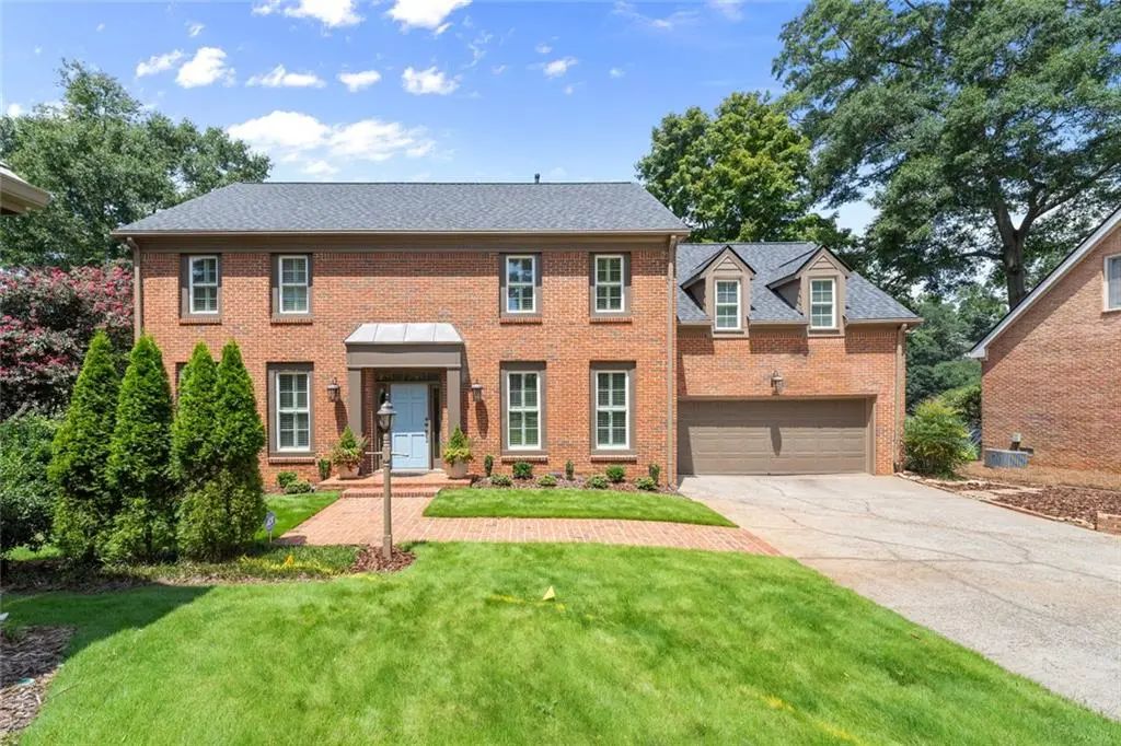 255 Tenth Fairway, Roswell
