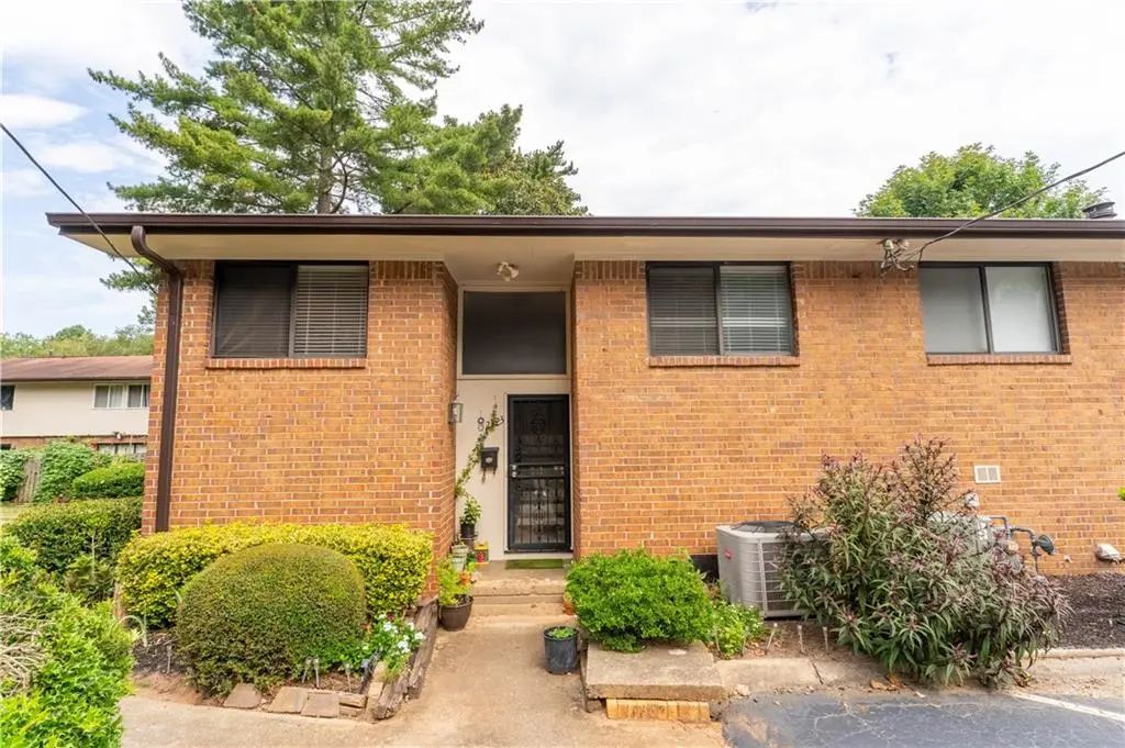2523 Bradford Square Ne, Atlanta