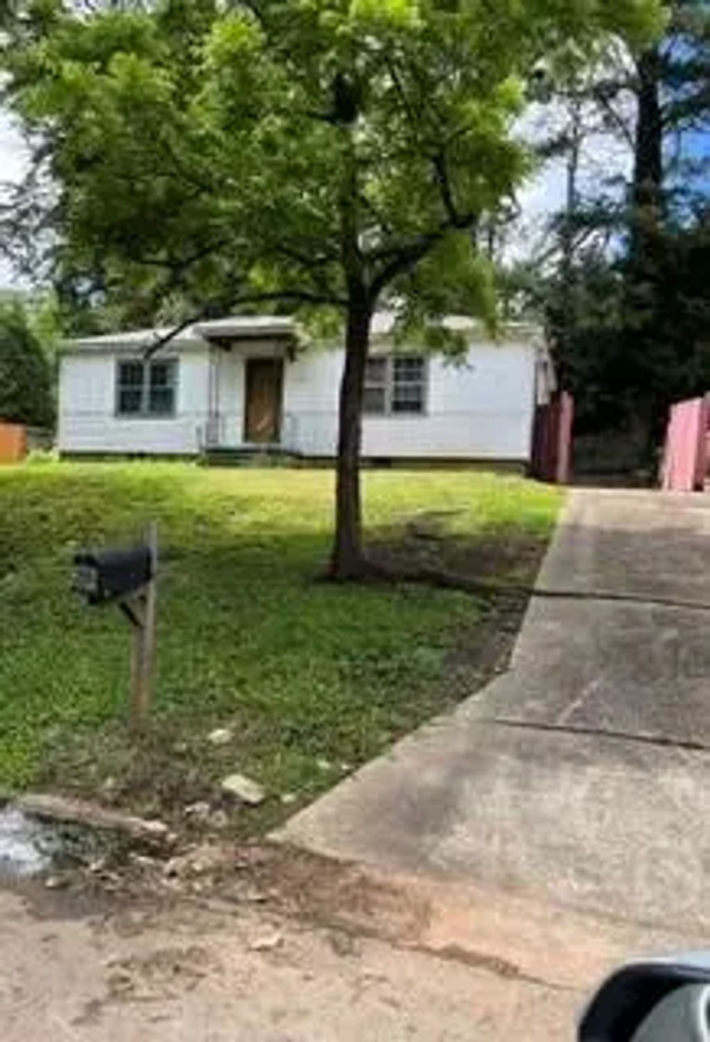 1211 Aleamo Drive, Marietta