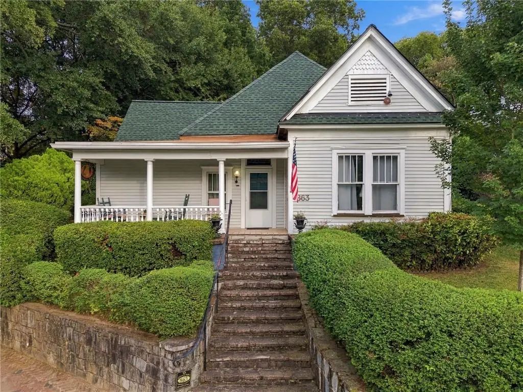 863 Lake Avenue Ne, Atlanta