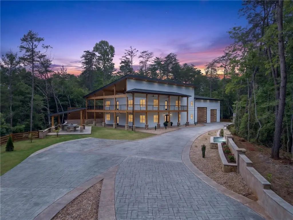 300 Mountain Ridge Drive, Dahlonega