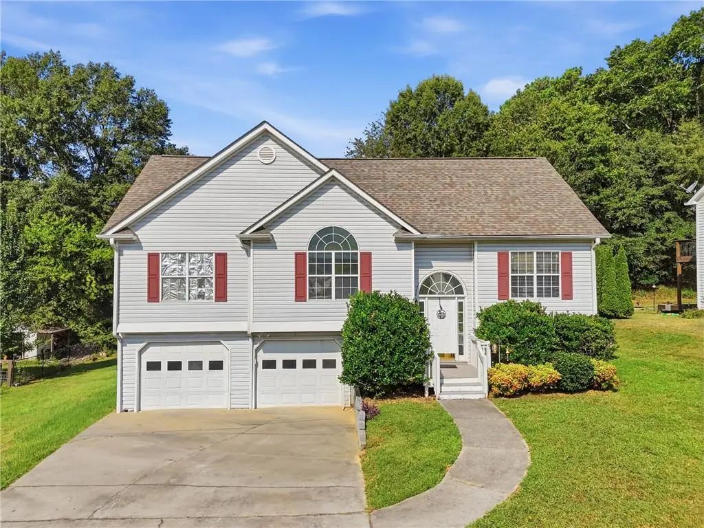 104 Twin Oaks Drive, Calhoun