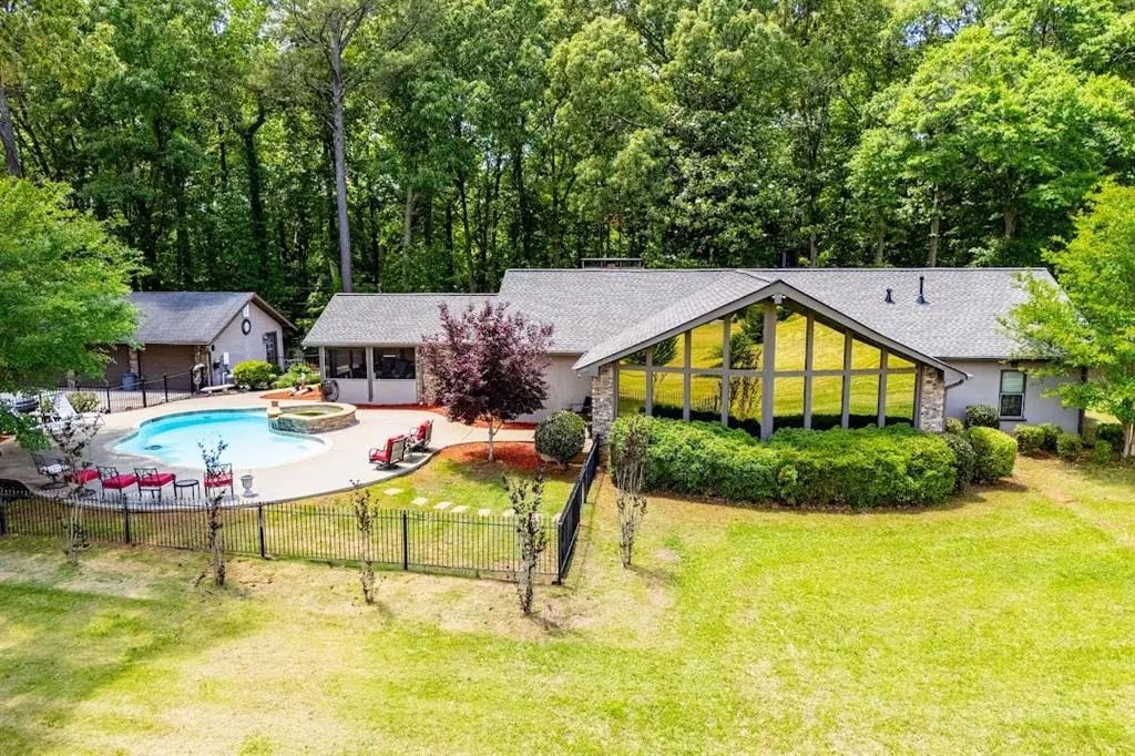 1050 Denton Road, Douglasville