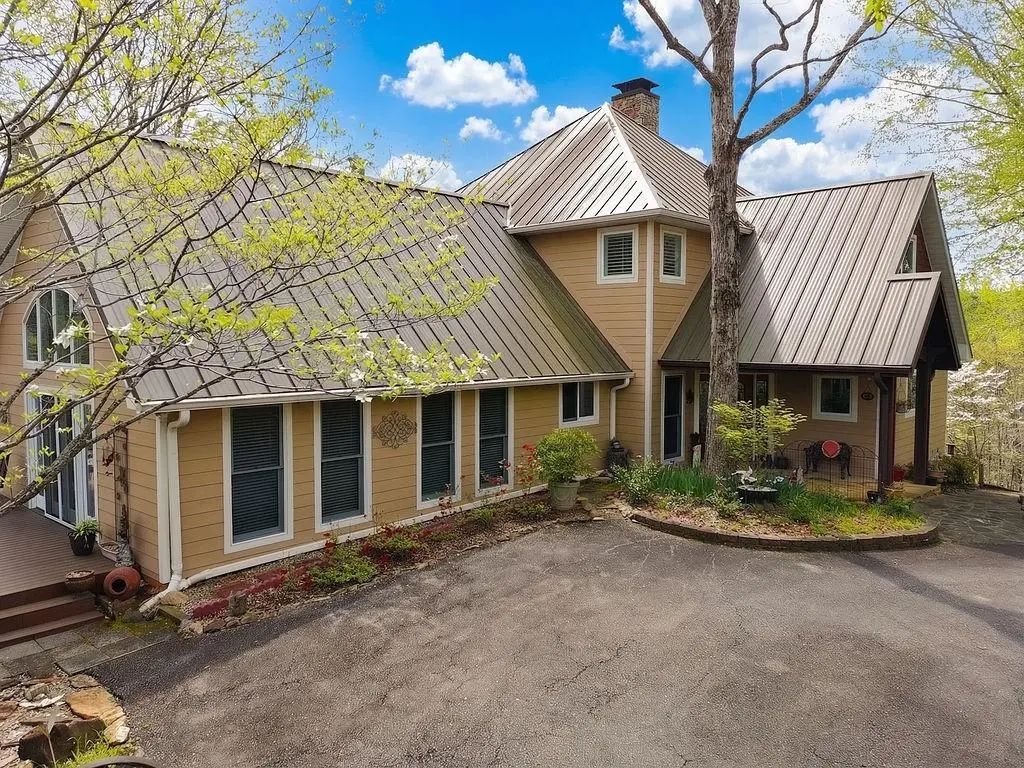 120 Bear Den Road, Dahlonega