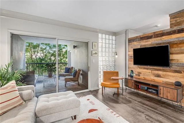 Unit 210 - 275 13th Street Ne, Atlanta