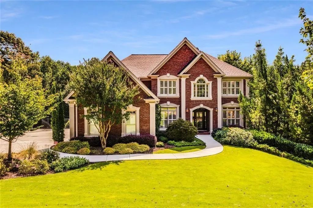 116 Riverview Drive, Suwanee