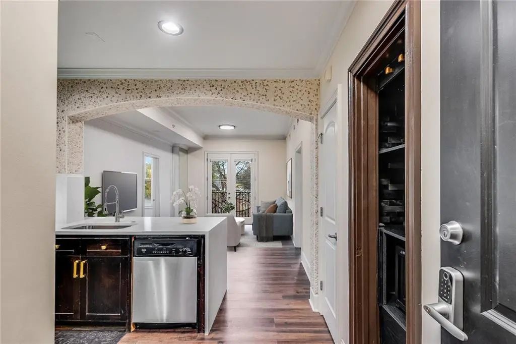 Unit 522 - 2255 Peachtree Road Ne, Atlanta
