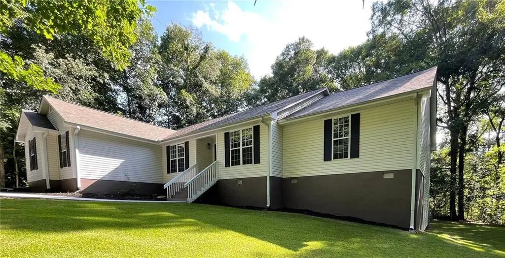 197 Blacks Mill Court, Dawsonville