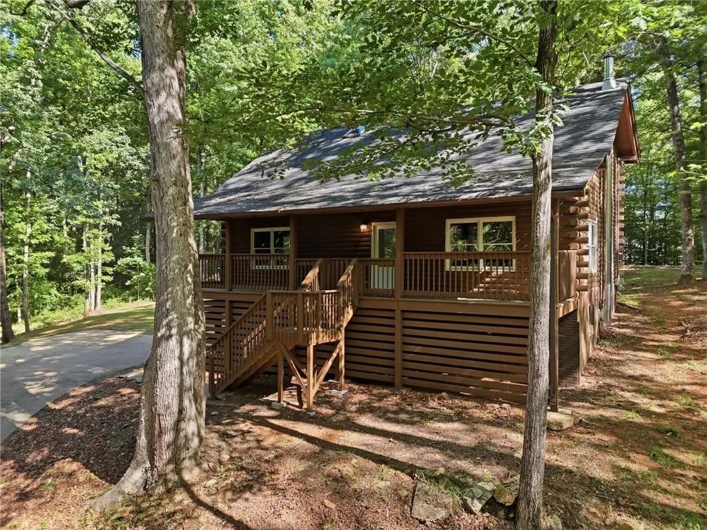 437 Twin Lakes Drive, Canton