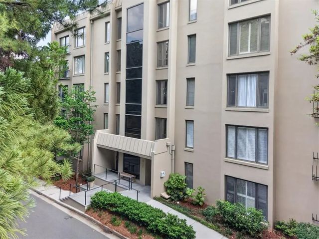 Unit 10 - 2769 Peachtree Road Ne, Atlanta