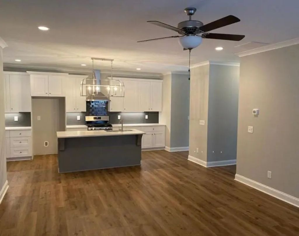 Unit 13 - 2120 Railyard Avenue, Grayson