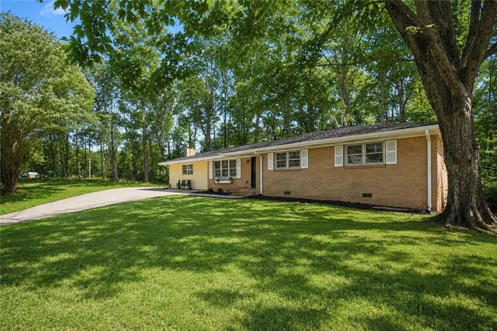 4975 Brawner Lake Drive, Austell