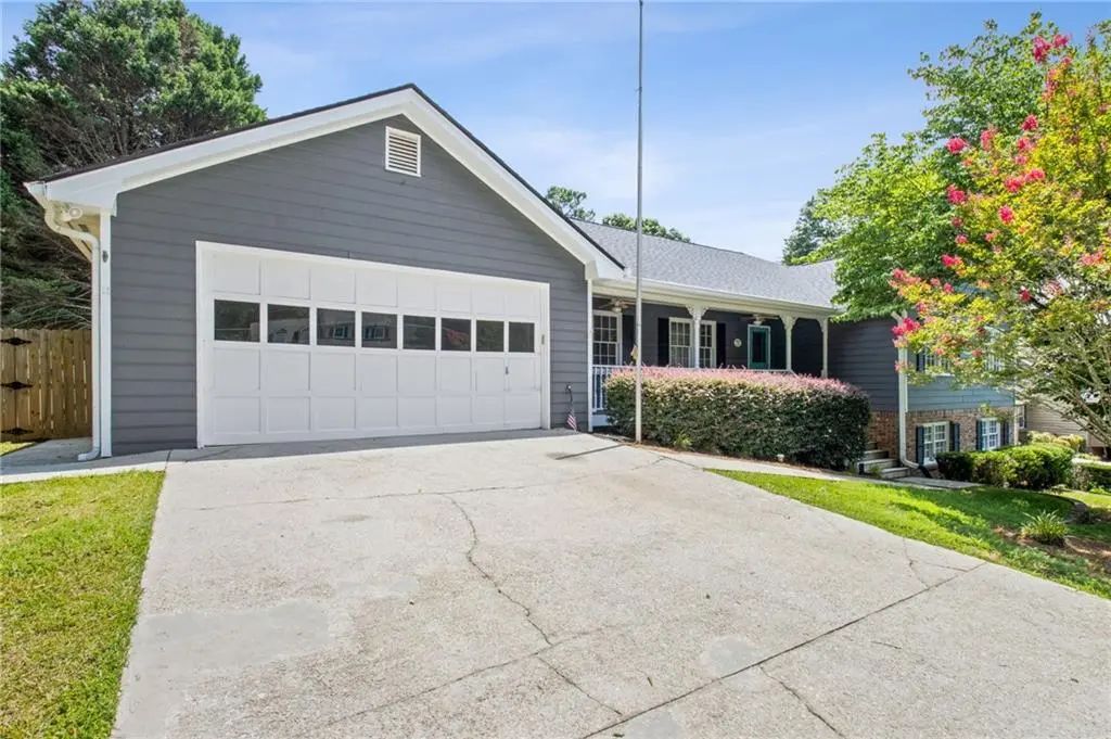 1192 Lakeview Road, Grayson