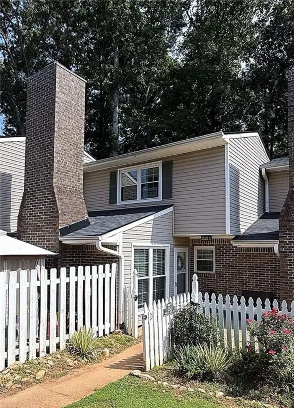 554 Picketts Bend Circle, Marietta