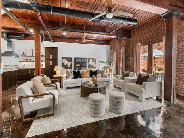 Unit 10 - 320 Peters Street Sw, Atlanta