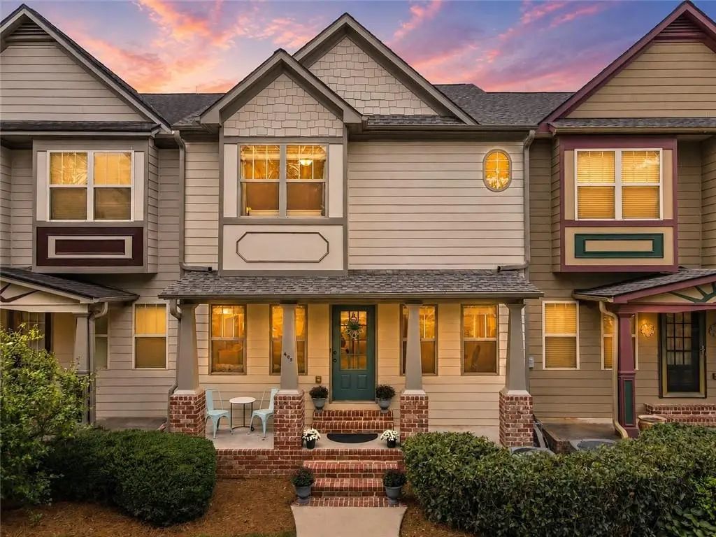 405 Royal Crescent Lane E, Canton