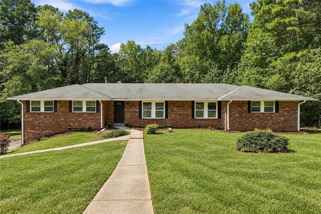 4195 Valley Lake Terrace Sw, Atlanta