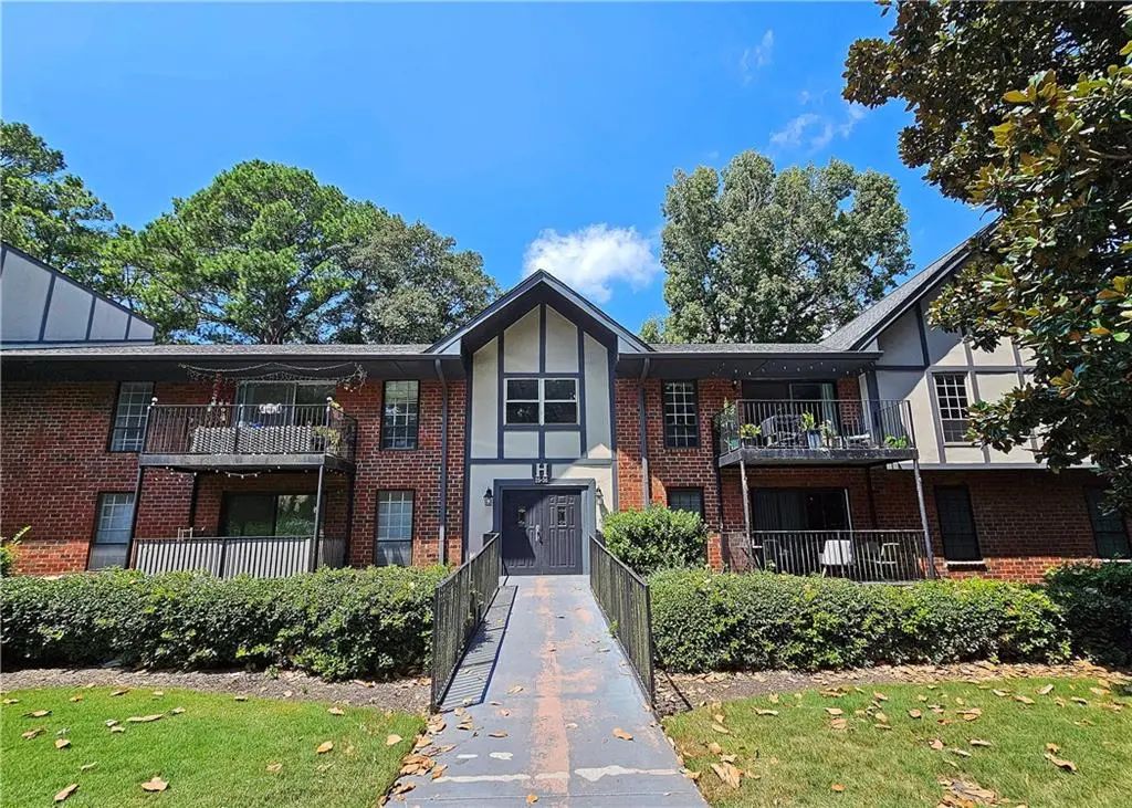 Unit H-31 - 6851 Roswell Road Ne, Sandy Springs