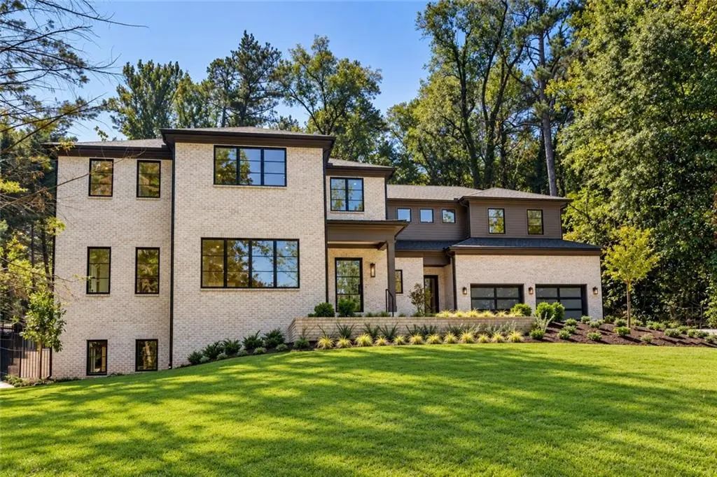 6200 Ferry Drive, Sandy Springs