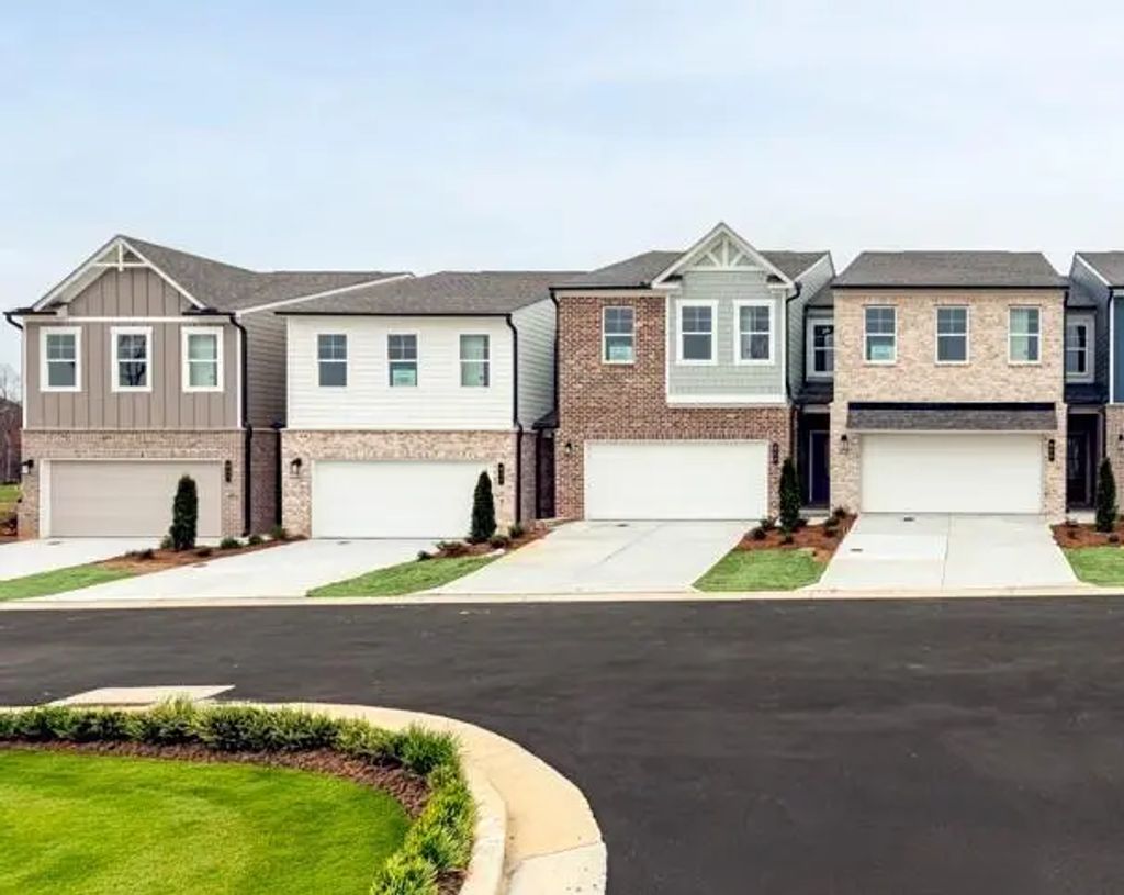 830 Leraes Way, Loganville