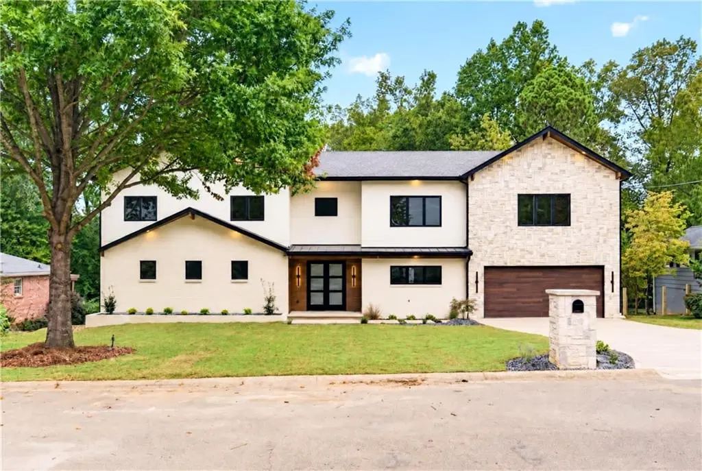 1434 Meadowcreek Lane, Dunwoody