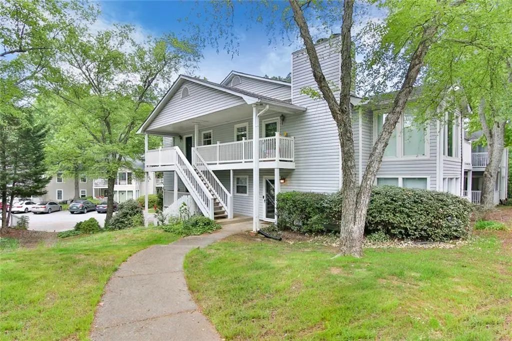 2104 Augusta Drive Se, Marietta